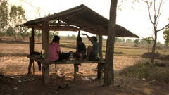 Tiang Naa Noi Koi Rak  / Four Boys, White Whiskey and Grilled Mouse