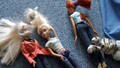 LASST DIE PUPPEN TANZEN!  /  LET THE PUPPETS DANCE