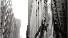 FENSTERPUTZER IN NEW YORK  /  WINDOW CLEANER IN NEW YORK