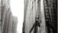 FENSTERPUTZER IN NEW YORK  /  WINDOW CLEANER IN NEW YORK