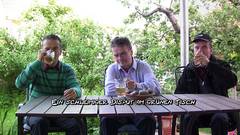 DREI EXPERTEN DREHEN AUF  ·  THREE EXPERTS TURN UP THE HEAT