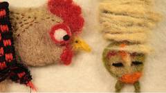 IL BRUCO E LA GALLINA   ·  THE CATERPILLAR AND THE HEN