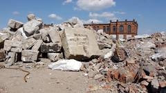 BODENERHEBUNGEN  ·  GROUNDS RISING